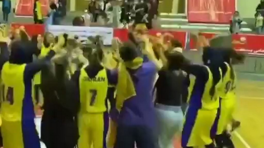 “هلپرکی” دختران بسکتبالیست کورد خشم مسئولان رژیم ایران را در پی داشت￼